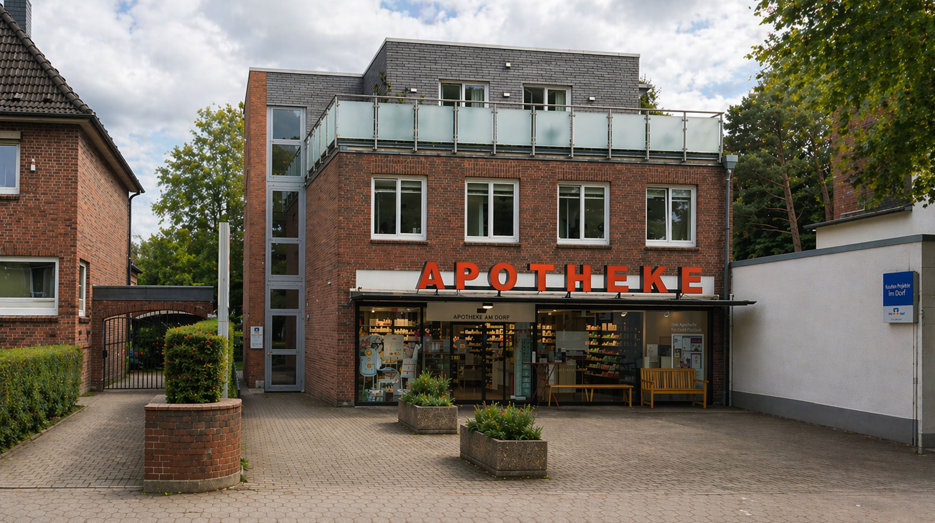 Gebäude Apotheke im Dorf in Nienstedten